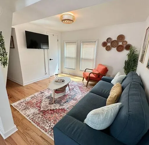 Boho Bliss - 1br, 1bath W/patio! Chicago